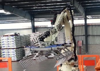 全自動膩?zhàn)臃郯b碼垛機(jī)械手 