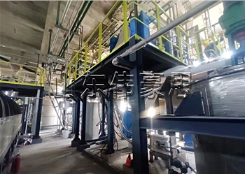 電池原料管鏈式輸送機，管鏈提升機使用現(xiàn)場