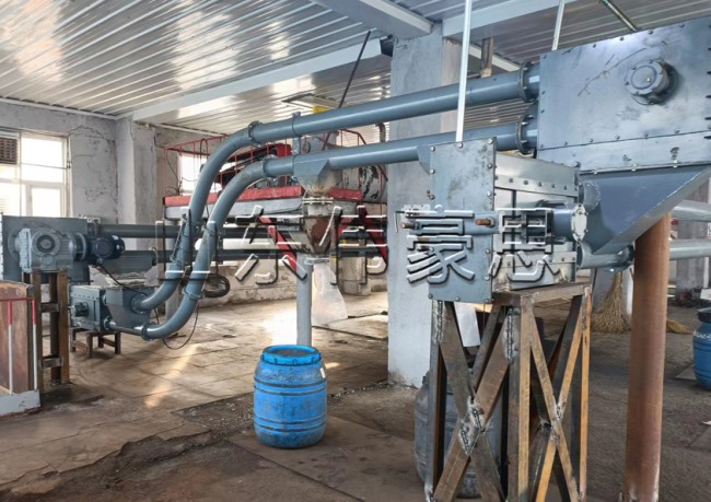 氫氧化鈉管鏈輸送機(jī)，碳鋼管鏈粉體輸送設(shè)備