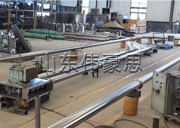 順酐管鏈粉體輸送機(jī)，管鏈輸送設(shè)備生產(chǎn)現(xiàn)場(chǎng)